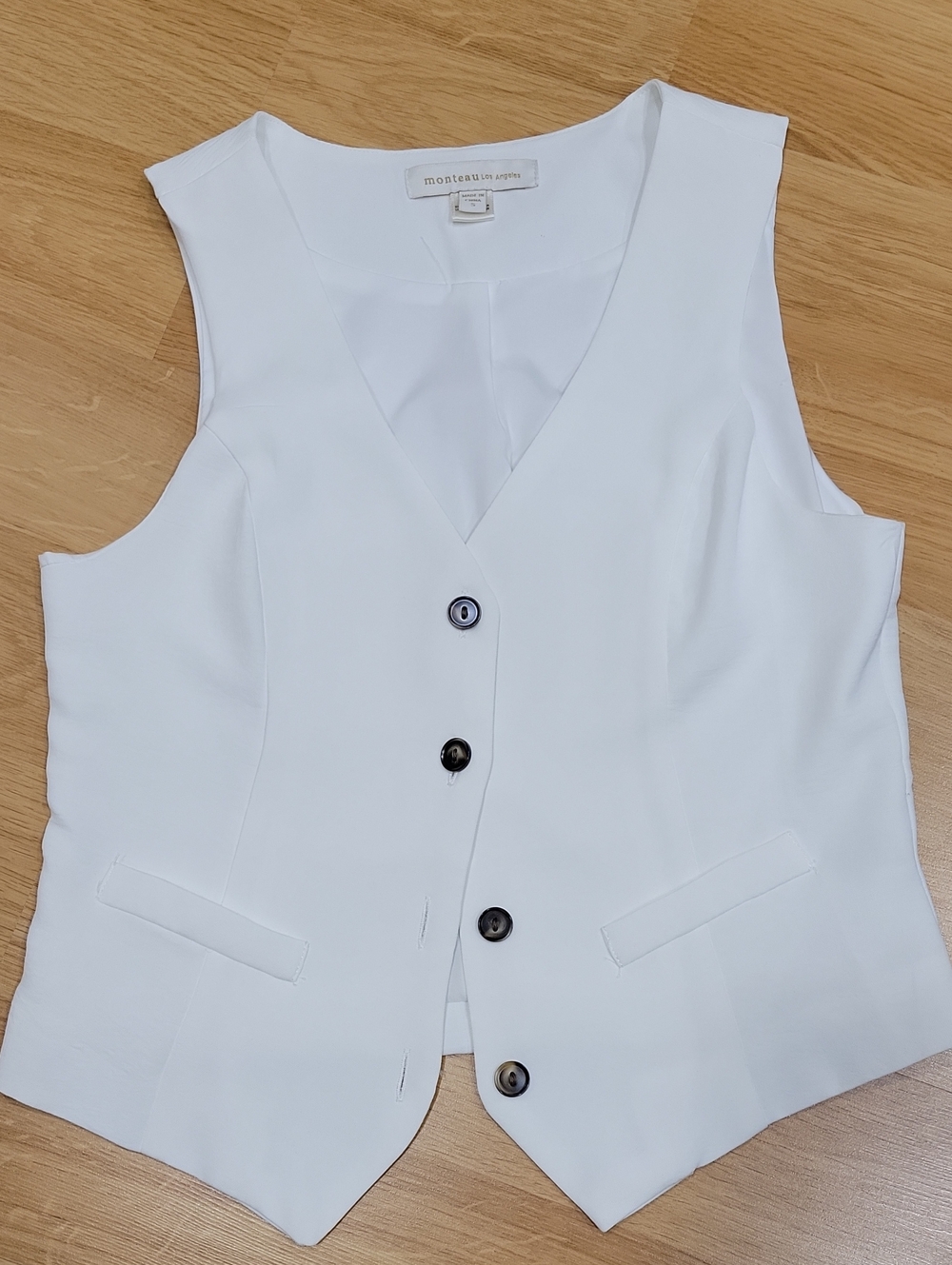 Monteau White Tailored Sleeveless Vest with Dark Buttons